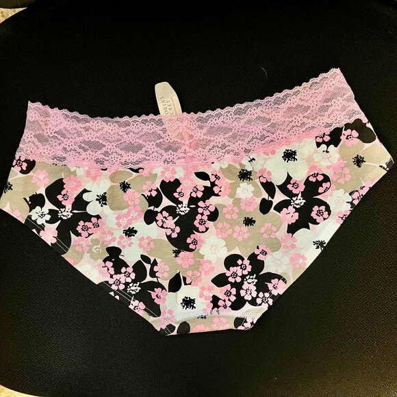 NWT - Victoria’s Secret women’s lace underwear - floral - Medium - Picture 2 of 3
